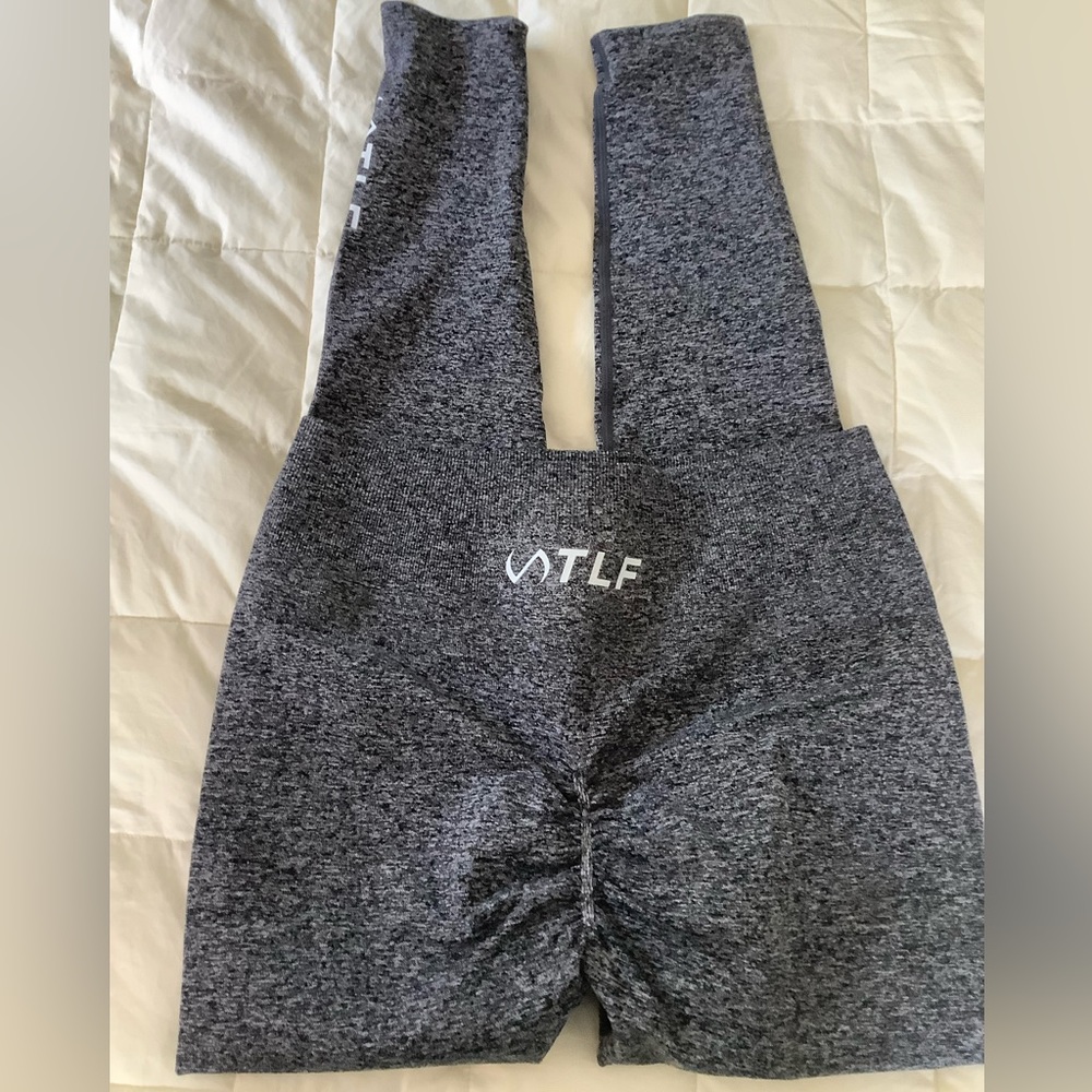 TLF Boost Seamless leggings. Size M. Black Heather color
